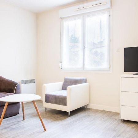 Appartement LE 12 CARNOT - Sérénité assurée dans ce grand studio à Poitiers Extérieur photo