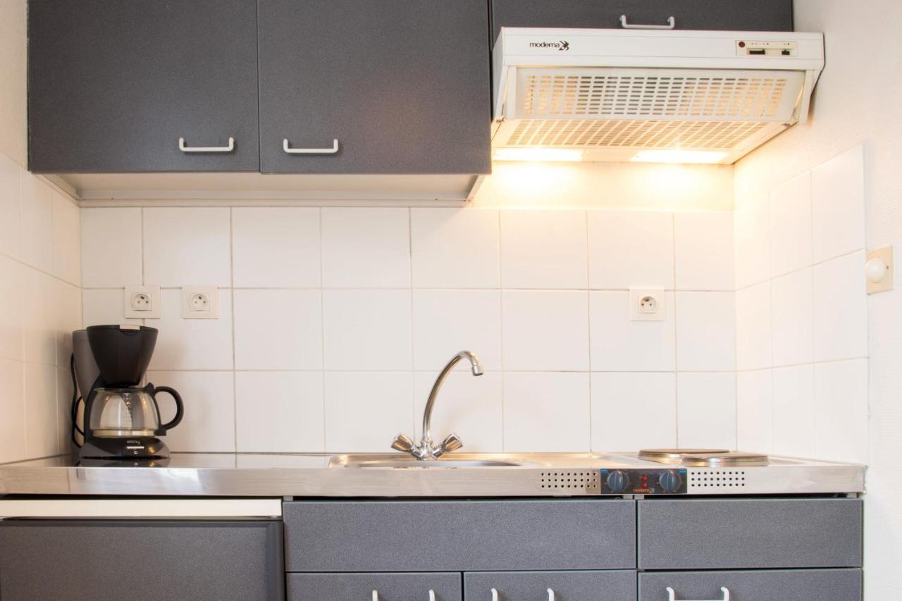Appartement LE 12 CARNOT - Sérénité assurée dans ce grand studio à Poitiers Extérieur photo