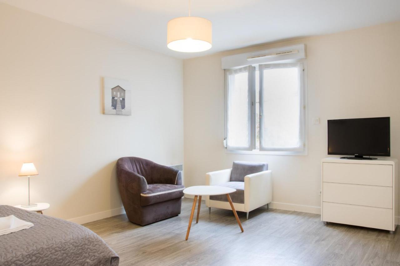 Appartement LE 12 CARNOT - Sérénité assurée dans ce grand studio à Poitiers Extérieur photo