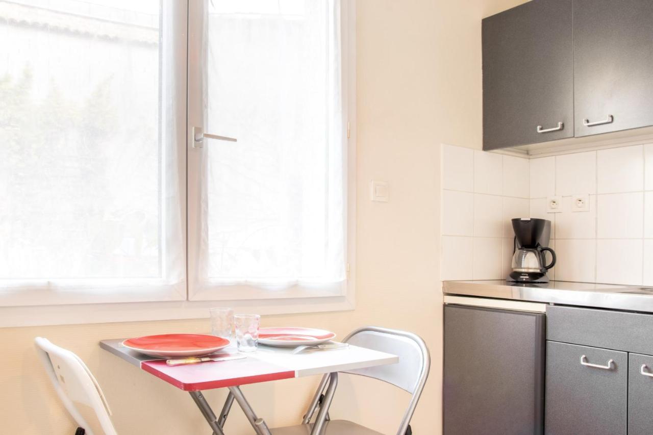 Appartement LE 12 CARNOT - Sérénité assurée dans ce grand studio à Poitiers Extérieur photo