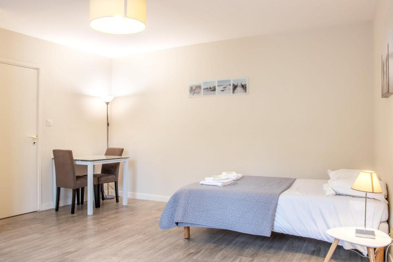 Appartement LE 12 CARNOT - Sérénité assurée dans ce grand studio à Poitiers Extérieur photo